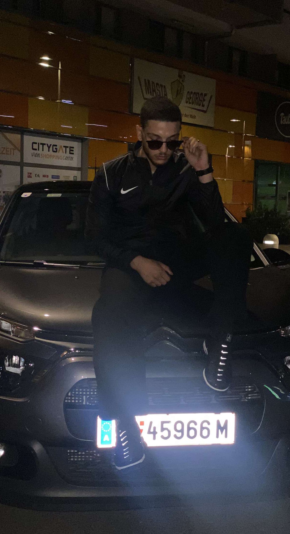 Bassam, Model aus Wien