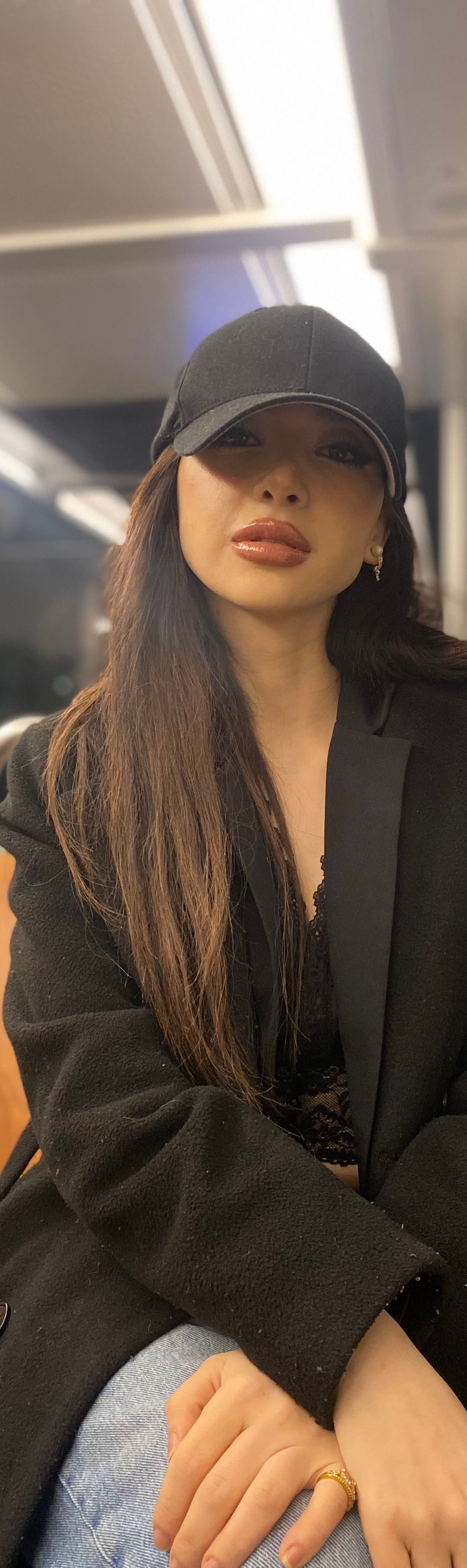 Banu, Model aus Zürich