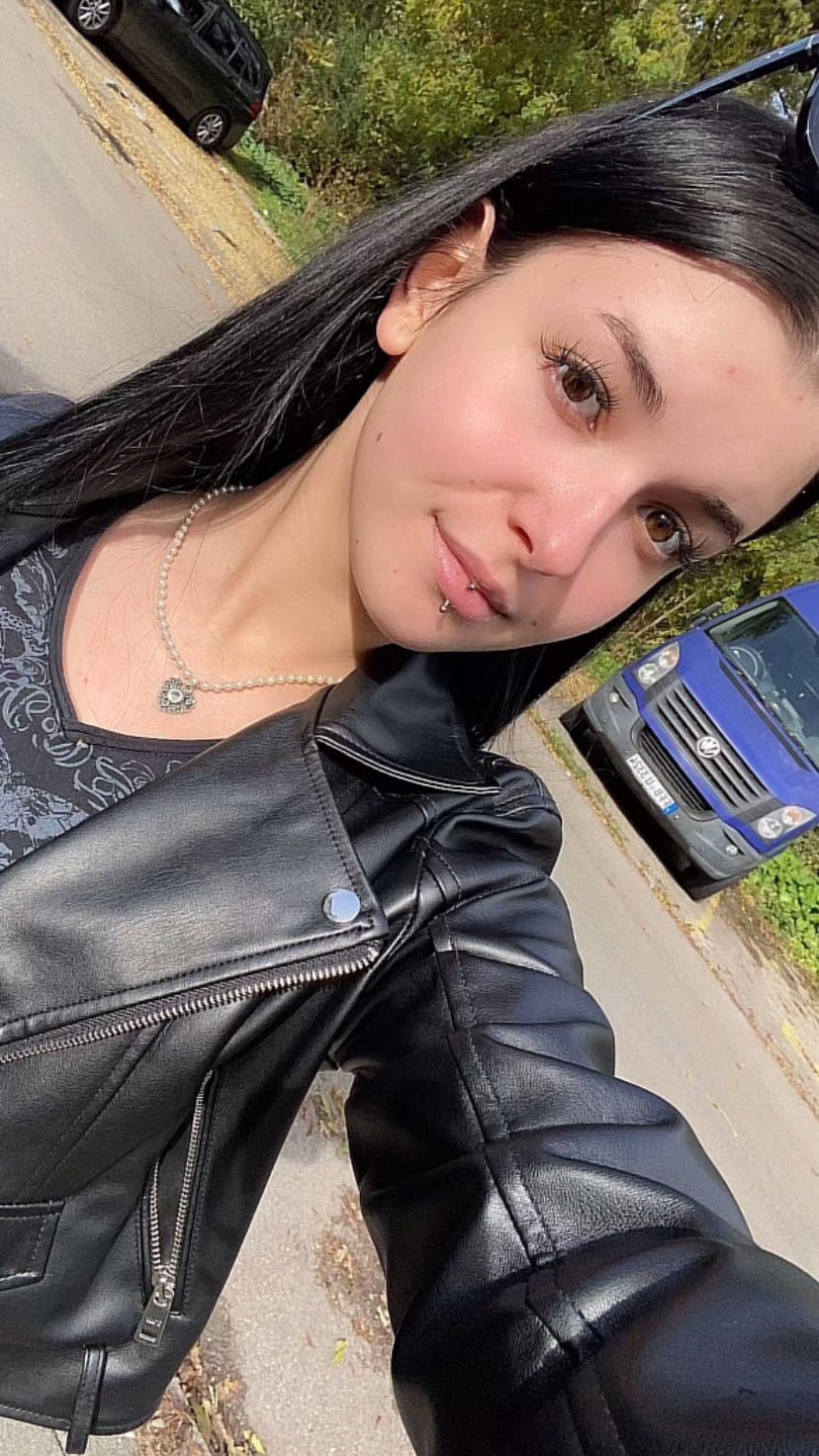 Maria, Model aus München